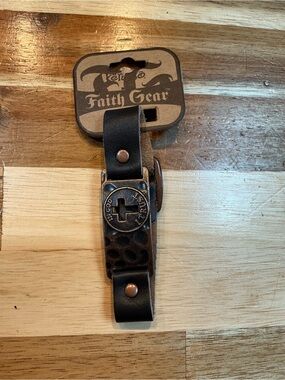 Kerusso Men's Black Leather Cross Bracelet